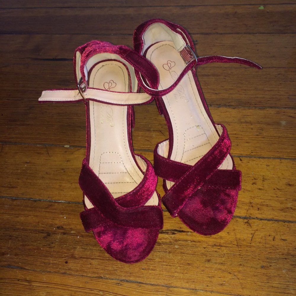 Cute Velvet Maroon Heels